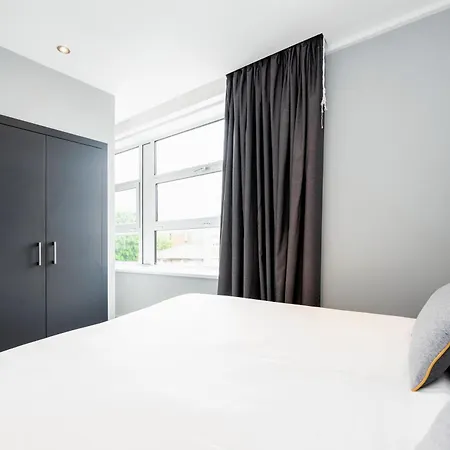 Staycity Greenwich High Road Апарт-отель Лондон