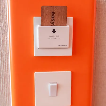 Easyhotel Hotel 2*