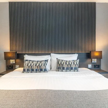 Croft Court מלון 3*