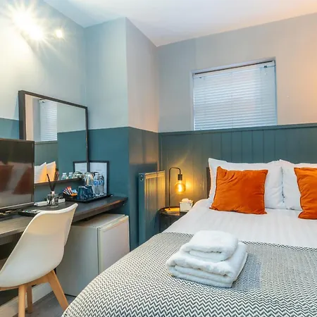 Croft Court מלון 3*