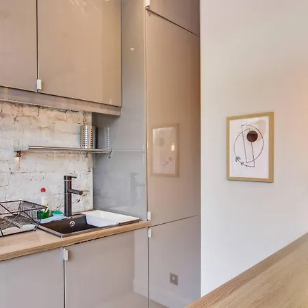 73 Oakley Square * London