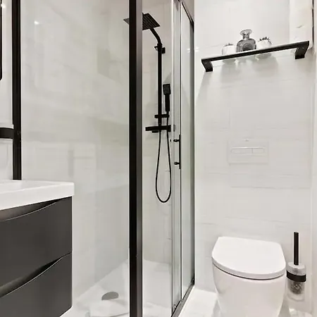 73 Oakley Square * London