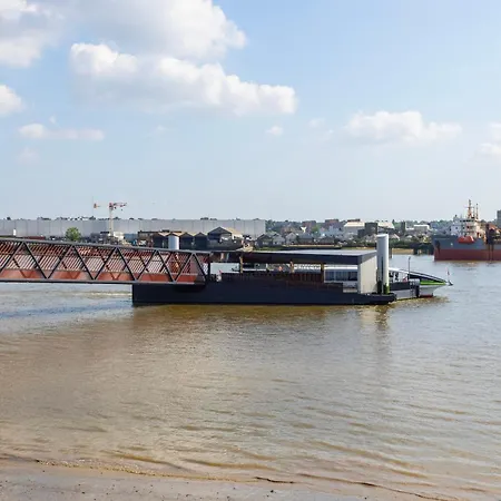 דירה Austin David Royal Wharf לונדון