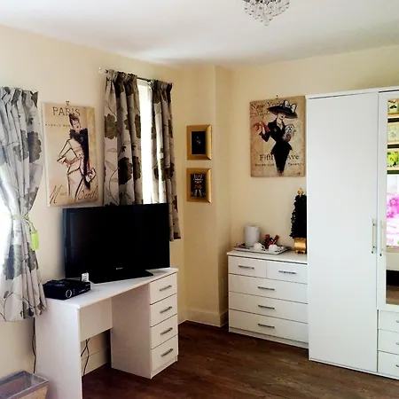 Rowan Park Bed & Breakfast London