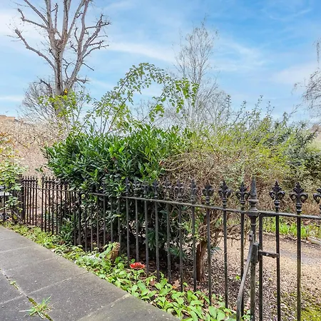 Entire Family - 2bd2bth Earl's Court London