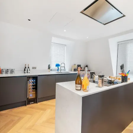 Marble Arch Luxury 3-bedroom Penthouse Haven 73 * London