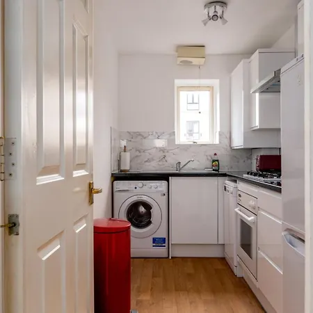 Guestready - Parkside Getaway In Britannia Village Apartment *
