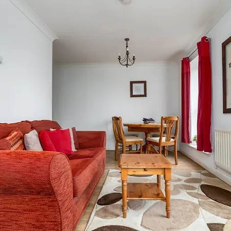 Apartment Guestready - Parkside Getaway In Britannia Village London
