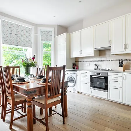 Stylish Hampstead Flat With Character And Charm * London