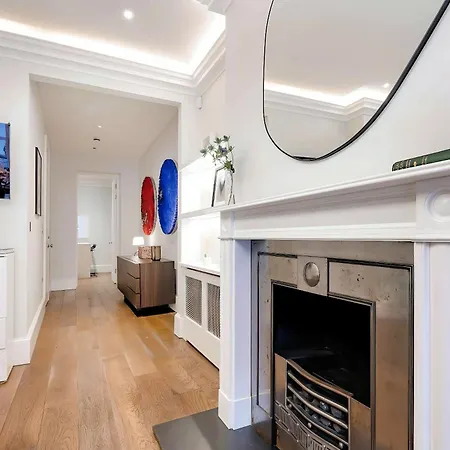 Welcome - Trafalgar Townhouse Apartment