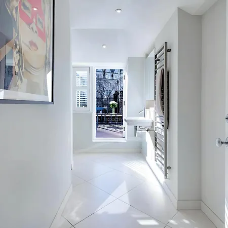 Welcome - Trafalgar Townhouse Apartment *