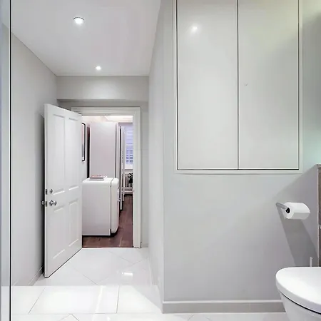 Welcome - Trafalgar Townhouse *