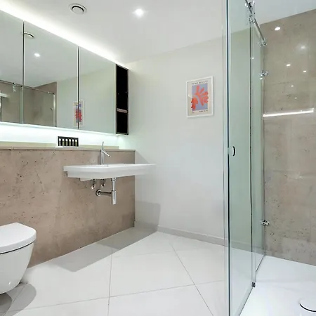 Welcome - Trafalgar Townhouse Apartment *