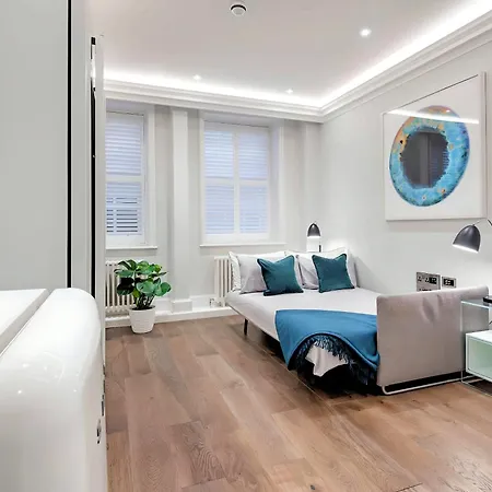 Welcome - Trafalgar Townhouse Apartment