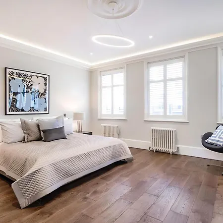 Welcome - Trafalgar Townhouse Apartment London