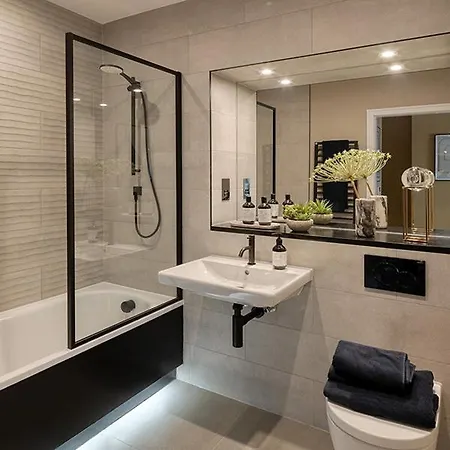 Female Only Ensuite Homestay London