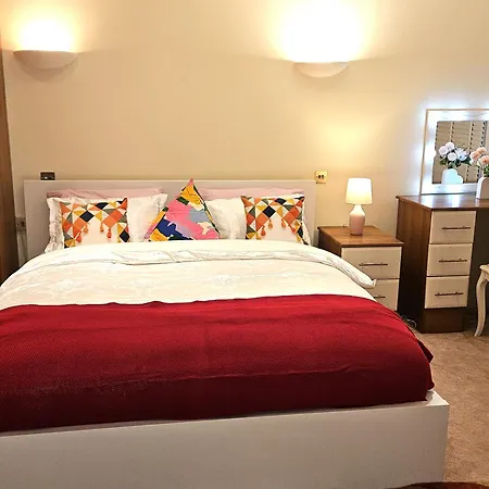 Heathrow Mansion Shuttles Uxbridge
