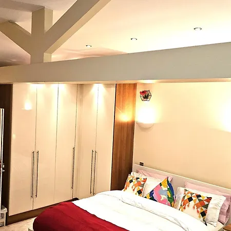 Apartamento Heathrow Mansion Shuttles Uxbridge