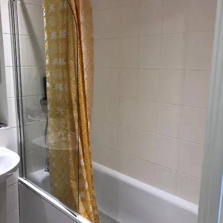 Apartment Impeccable 2-bed In