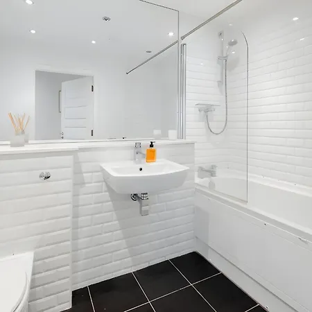 Large By Liverpool Street Station Apartment