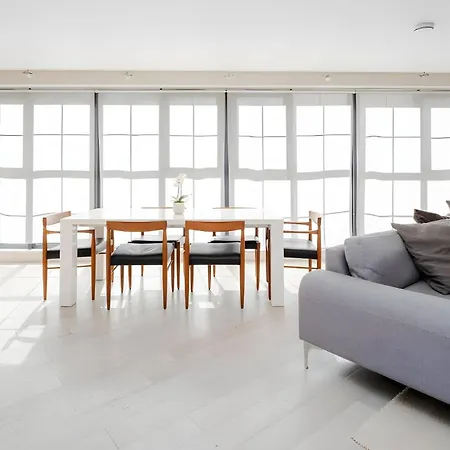 Large By Liverpool Street Station Apartment London