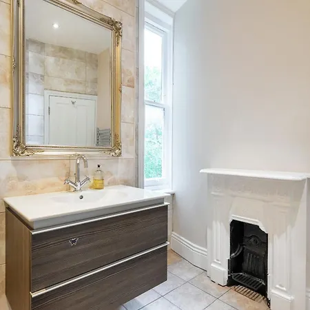 Apartment Stylish Hampstead Flat With Character And Charm