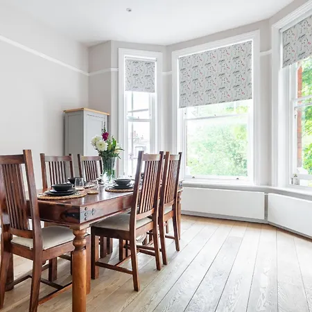 Stylish Hampstead Flat With Character And Charm Apartment