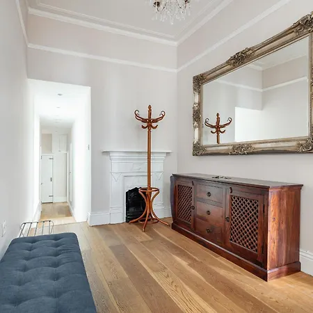 Stylish Hampstead Flat With Character And Charm * London