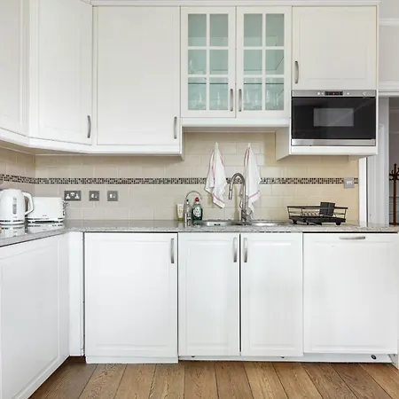 Stylish Hampstead Flat With Character And Charm * London