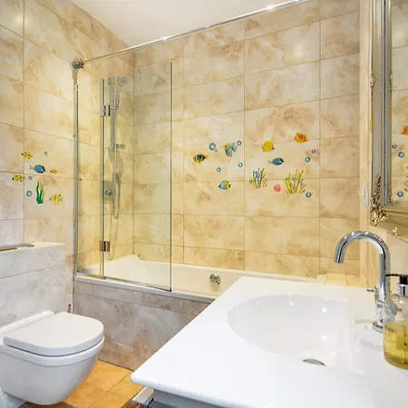 Stylish Hampstead Flat With Character And Charm Apartment