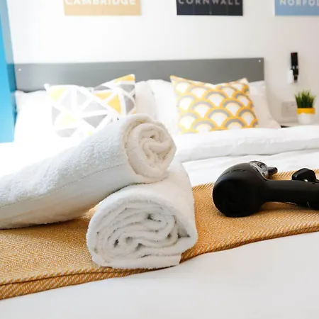 ホームステイ New Luxury In The Heart Of Next To Shops, Cafes, Bars & Metro With Shared Bathrooms