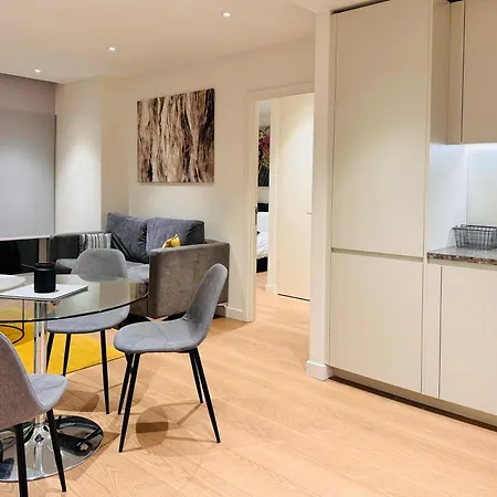 O2 Arena, 2bedroom Apartment, North Greenwich , 01 London
