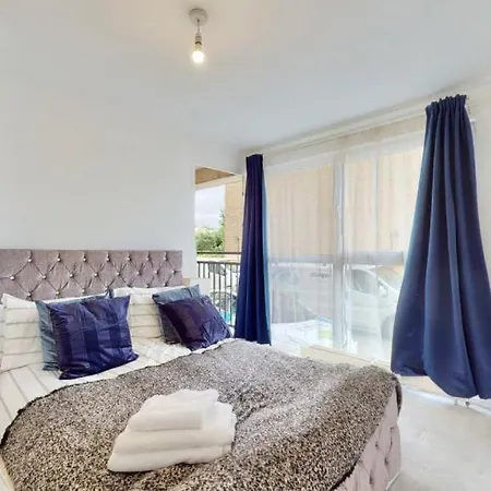 85 Tivoli Court, Rotherhithe Street, London, Se16 5ud London
