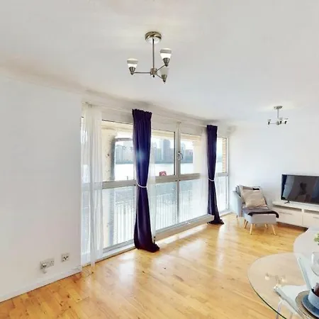 85 Tivoli Court, Rotherhithe Street, London, Se16 5ud * London