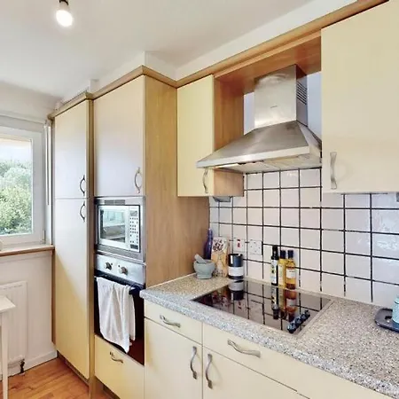 Apartment 85 Tivoli Court, Rotherhithe Street, London, Se16 5ud *