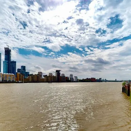 Apartment 85 Tivoli Court, Rotherhithe Street, London, Se16 5ud London