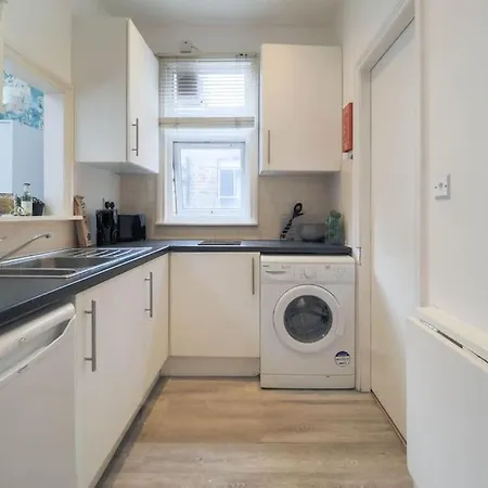 S1 Modern In Kilburn London