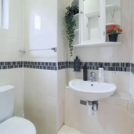 S1 Modern In Kilburn London