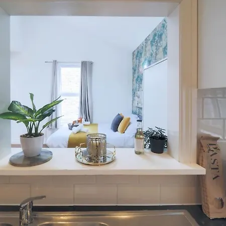 S1 Modern In Kilburn * London
