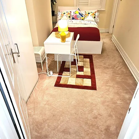 Heathrow Mansion Shuttles Apartamento *