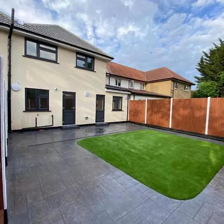 Holiday home The Royal Boutique Westminster By London Sleep 9 *