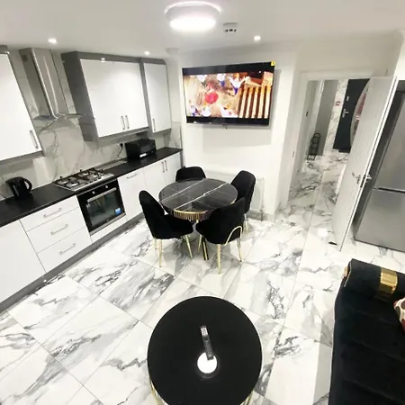 The Royal Boutique Westminster By London Sleep 9