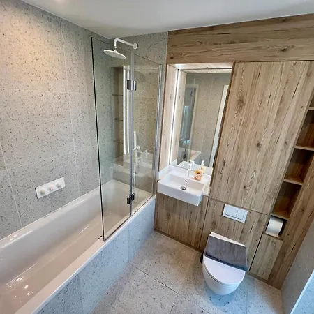Whitechapel Superior Apartment *