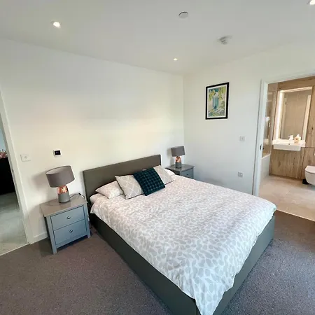 Whitechapel Superior Apartment London