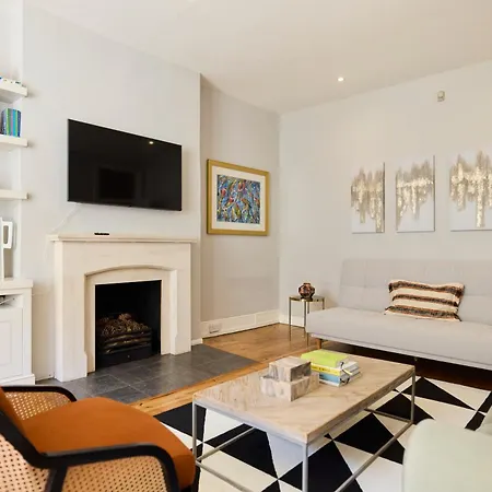 The West Kensington Hideout - Cozy 2bdr Flat With Garden Apartment