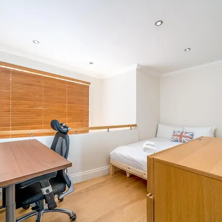 Great Near St Pauls Cathedral * London