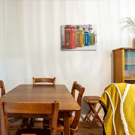 Apartment Stylish Highgate Haven London