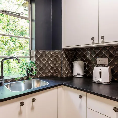 Stylish Highgate Haven *