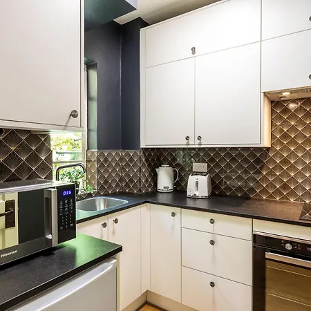 Apartment Stylish Highgate Haven