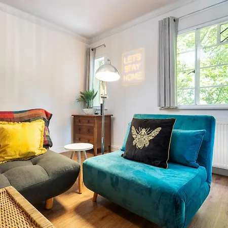 Stylish Highgate Haven Apartment *